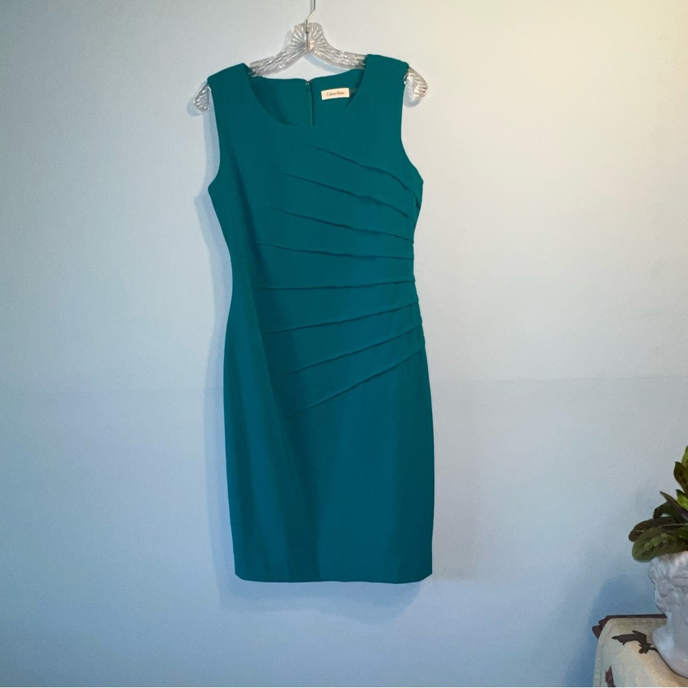 Calvin Klein. Elegant Teal Sleeveless Dress. Officecore. Party. Academia.